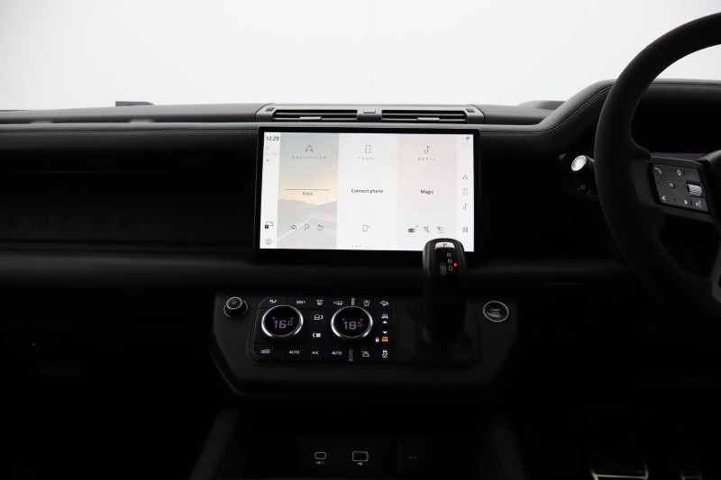 2022 (22) LAND ROVER DEFENDER 5.0 P525 V8 Carpathian Edition 90 3dr Auto 5692282