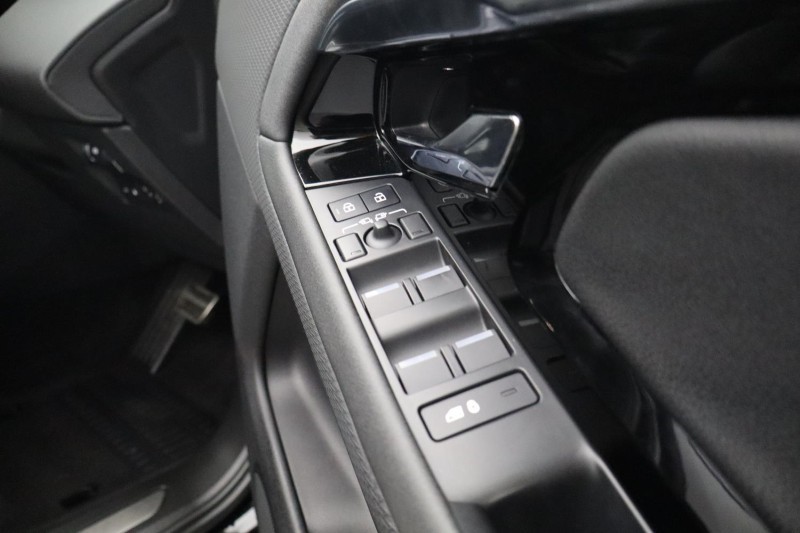 2023 (23) LAND ROVER RANGE ROVER EVOQUE 1.5 P300e R-Dynamic S 5dr Auto 5708797