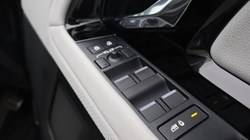 2023 (23) LAND ROVER RANGE ROVER EVOQUE 1.5 P300e Evoque Edition 5dr Auto 5708685