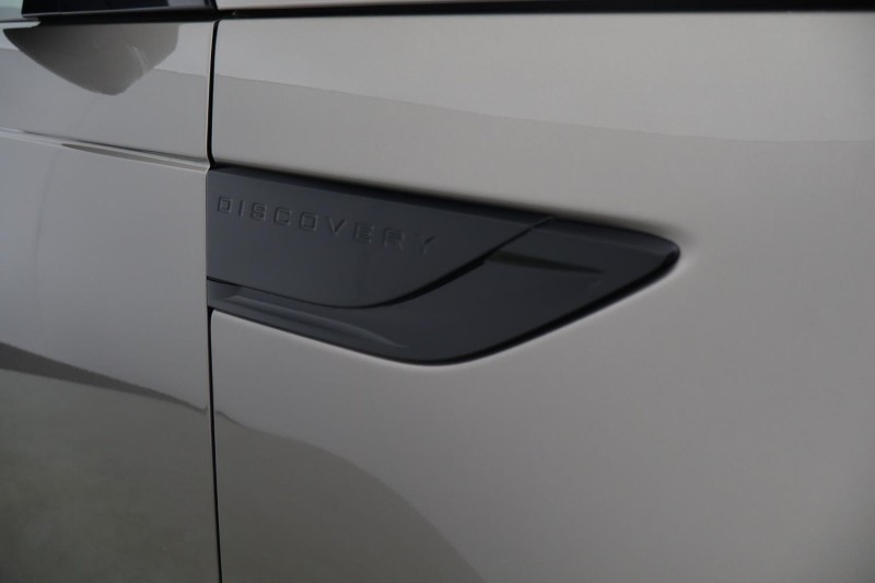 2022 (72) LAND ROVER DISCOVERY 3.0 D300 R-Dynamic HSE 5dr Auto 5698579