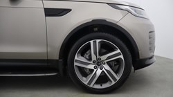 2022 (72) LAND ROVER DISCOVERY 3.0 D300 R-Dynamic HSE 5dr Auto 5698577