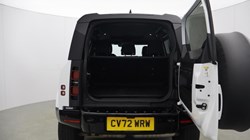 2022 (72) LAND ROVER DEFENDER 3.0 D300 X-Dynamic SE 110 5dr Auto 5704087