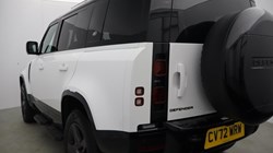 2022 (72) LAND ROVER DEFENDER 3.0 D300 X-Dynamic SE 110 5dr Auto 5704085
