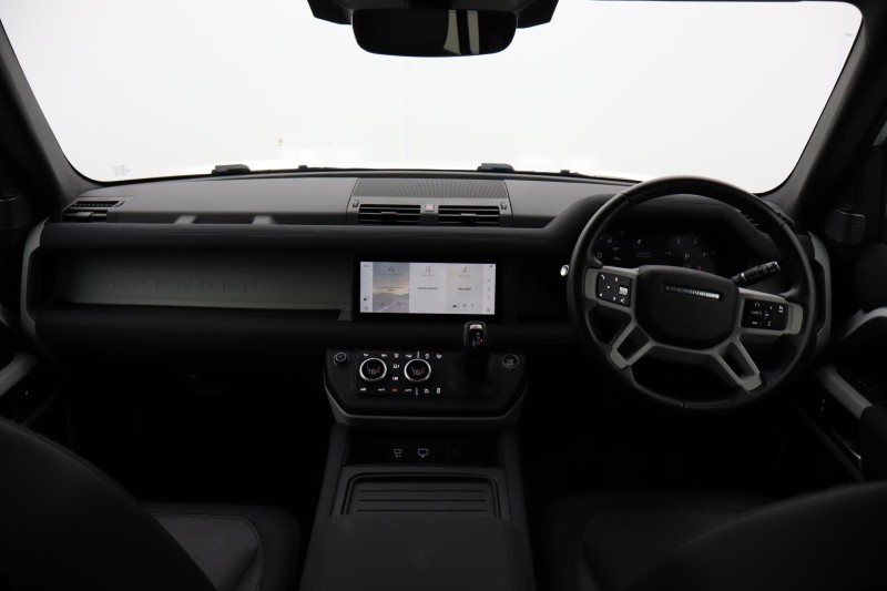 2022 (72) LAND ROVER DEFENDER 3.0 D300 X-Dynamic SE 110 5dr Auto 5704102
