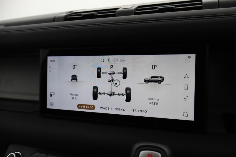 2022 (72) LAND ROVER DEFENDER 3.0 D300 X-Dynamic SE 110 5dr Auto 5704117