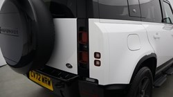2022 (72) LAND ROVER DEFENDER 3.0 D300 X-Dynamic SE 110 5dr Auto 5704084