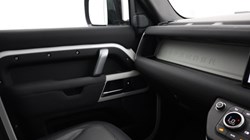 2022 (72) LAND ROVER DEFENDER 3.0 D300 X-Dynamic SE 110 5dr Auto 5704121