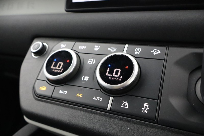 2022 (72) LAND ROVER DEFENDER 3.0 D300 X-Dynamic SE 110 5dr Auto 5704110