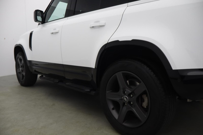 2022 (72) LAND ROVER DEFENDER 3.0 D300 X-Dynamic SE 110 5dr Auto 5704089