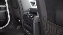 2022 (72) LAND ROVER DEFENDER 3.0 D300 X-Dynamic SE 110 5dr Auto 5704098