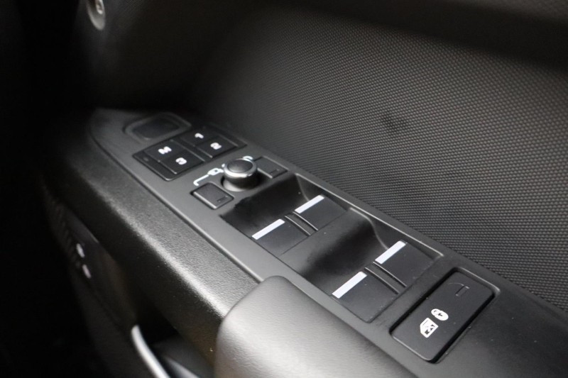 2022 (72) LAND ROVER DEFENDER 5.0 P525 V8 Carpathian Edition 110 5dr Auto 5715111