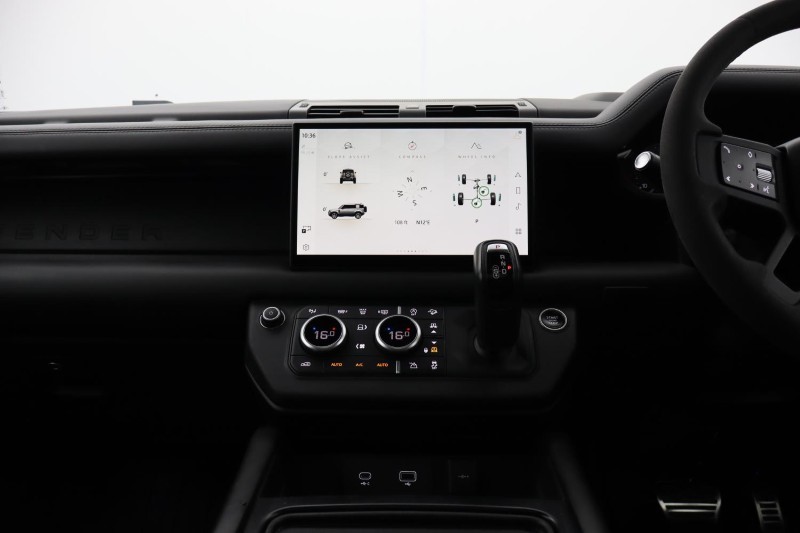 2022 (72) LAND ROVER DEFENDER 5.0 P525 V8 Carpathian Edition 110 5dr Auto 5715076