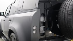 2022 (72) LAND ROVER DEFENDER 5.0 P525 V8 Carpathian Edition 110 5dr Auto 5715057