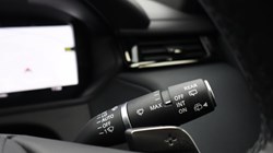 2025 (25) LAND ROVER RANGE ROVER VELAR 2.0 D200 MHEV Dynamic SE 5dr Auto 5745433