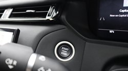 2025 (25) LAND ROVER RANGE ROVER VELAR 2.0 D200 MHEV Dynamic SE 5dr Auto 5745450