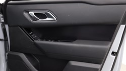 2025 (25) LAND ROVER RANGE ROVER VELAR 2.0 D200 MHEV Dynamic SE 5dr Auto 5745426