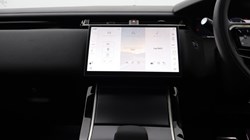 2025 (25) LAND ROVER RANGE ROVER VELAR 2.0 D200 MHEV Dynamic SE 5dr Auto 5745421