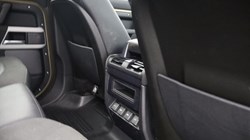 2020 (70) LAND ROVER DEFENDER 2.0 D240 SE 110 5dr Auto 5732712