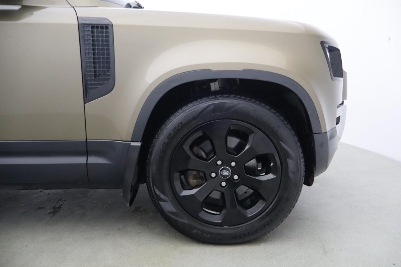 2020 (70) LAND ROVER DEFENDER 2.0 D240 SE 110 5dr Auto 5732717