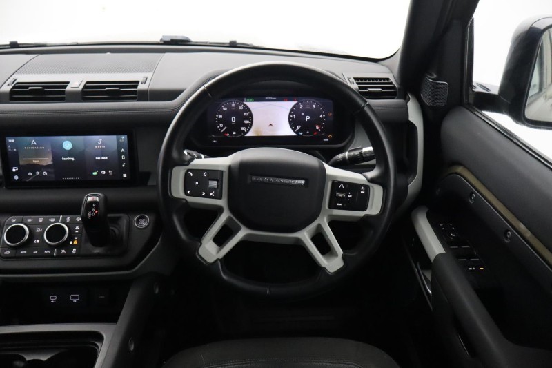 2020 (70) LAND ROVER DEFENDER 2.0 D240 SE 110 5dr Auto 5732734