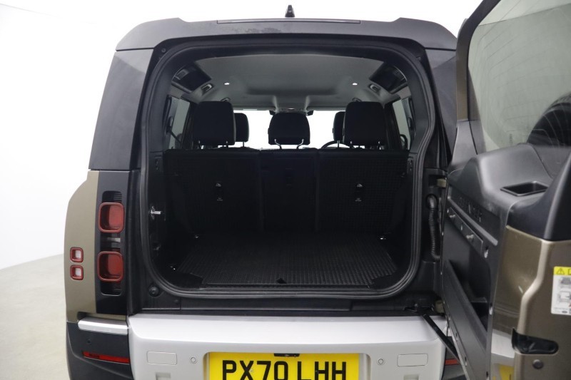 2020 (70) LAND ROVER DEFENDER 2.0 D240 SE 110 5dr Auto 5732696