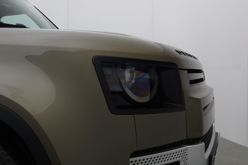 2020 (70) LAND ROVER DEFENDER 2.0 D240 SE 110 5dr Auto 5732720