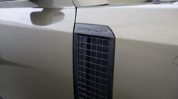 2020 (70) LAND ROVER DEFENDER 2.0 D240 SE 110 5dr Auto 5732714