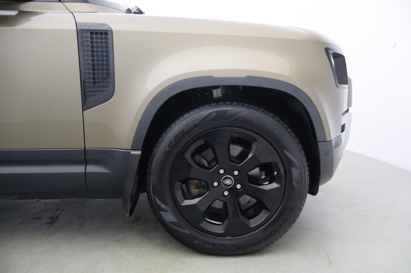 2020 (70) LAND ROVER DEFENDER 2.0 D240 SE 110 5dr Auto 5732715