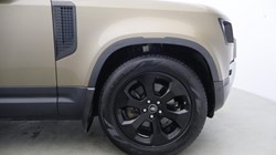 2020 (70) LAND ROVER DEFENDER 2.0 D240 SE 110 5dr Auto 5732715