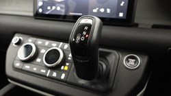 2020 (70) LAND ROVER DEFENDER 2.0 D240 SE 110 5dr Auto 5732739