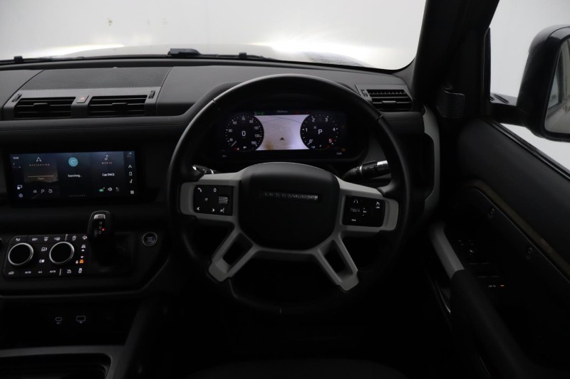 2020 (70) LAND ROVER DEFENDER 2.0 D240 SE 110 5dr Auto 5732733