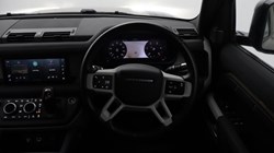 2020 (70) LAND ROVER DEFENDER 2.0 D240 SE 110 5dr Auto 5732733
