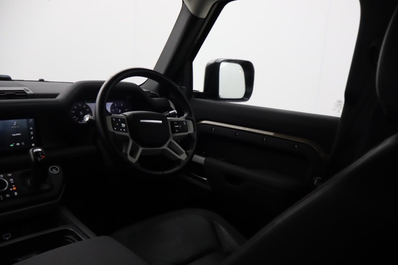 2020 (70) LAND ROVER DEFENDER 2.0 D240 SE 110 5dr Auto 5732735