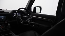 2020 (70) LAND ROVER DEFENDER 2.0 D240 SE 110 5dr Auto 5732735