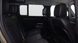 2020 (70) LAND ROVER DEFENDER 2.0 D240 SE 110 5dr Auto 5732710