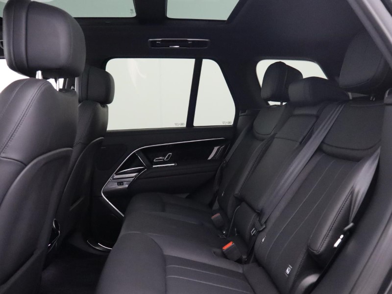 2026 (26) LAND ROVER RANGE ROVER 3.0 D300 Edition 4dr Auto 5745606