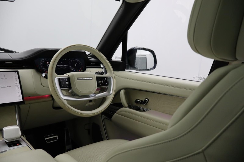 2025 (25) LAND ROVER RANGE ROVER 4.4 P615 V8 SV 4dr Auto 5906829