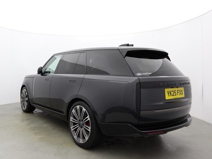 2025 (25) LAND ROVER RANGE ROVER 4.4 P615 V8 SV 4dr Auto