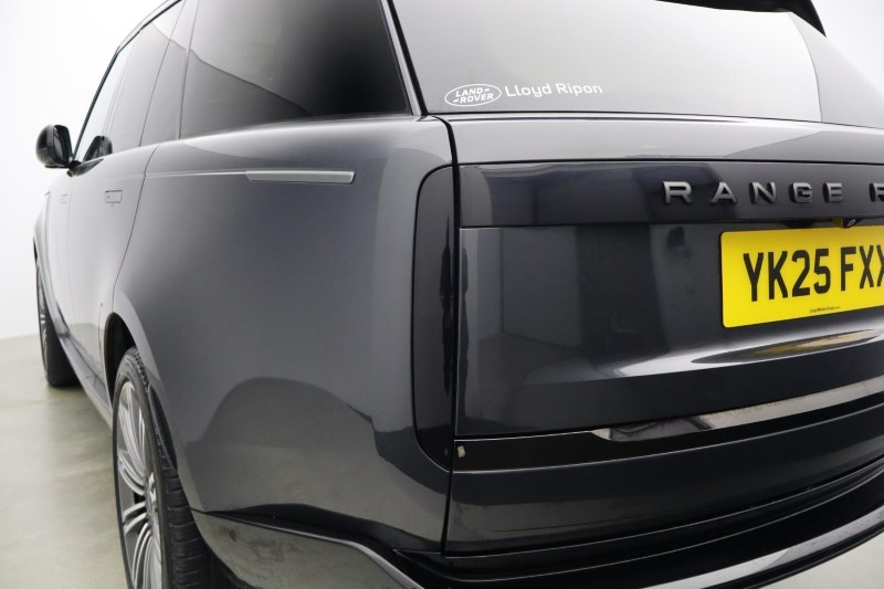 2025 (25) LAND ROVER RANGE ROVER 4.4 P615 V8 SV 4dr Auto 5906807