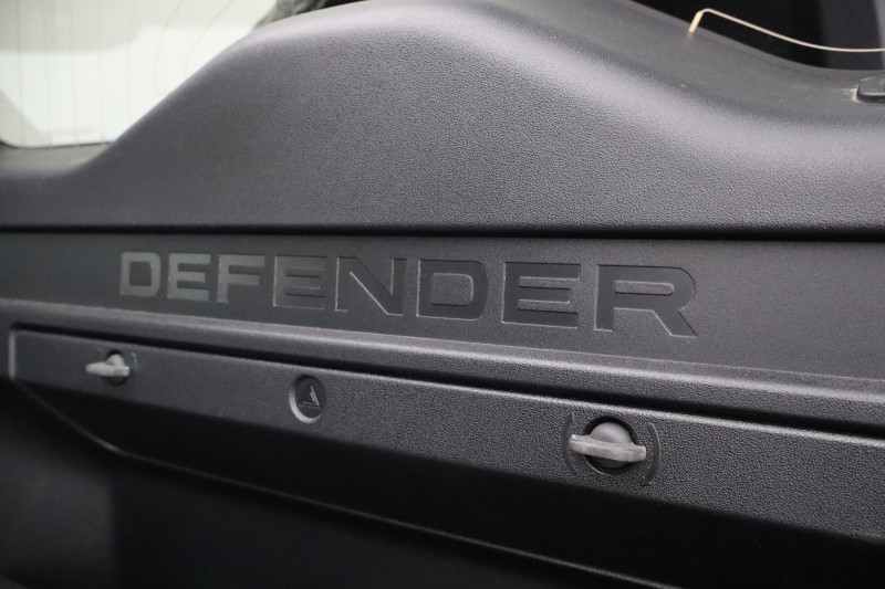 2024 (74) LAND ROVER COMMERCIAL DEFENDER 3.0 D250 Hard Top X-Dynamic SE Auto 5779726