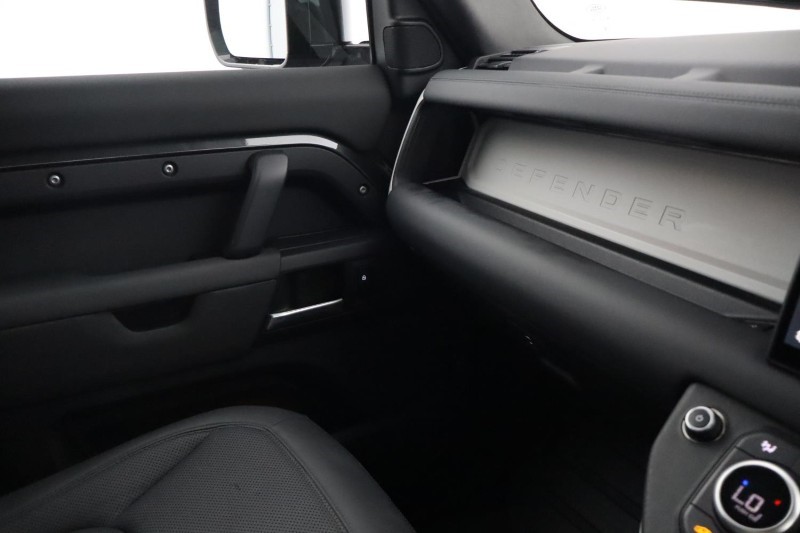 2024 (74) LAND ROVER COMMERCIAL DEFENDER 3.0 D250 Hard Top X-Dynamic SE Auto 5779767