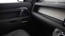 2024 (74) LAND ROVER COMMERCIAL DEFENDER 3.0 D250 Hard Top X-Dynamic SE Auto 5779767