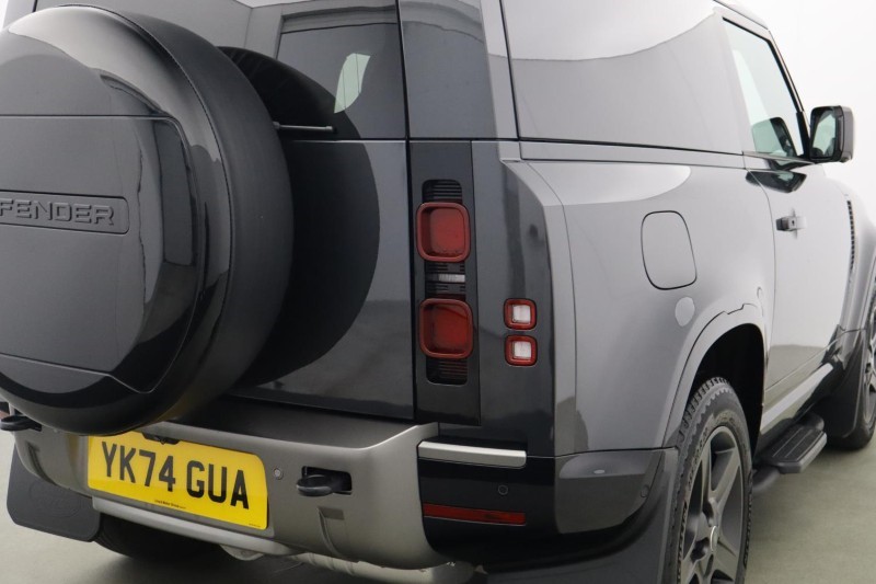 2024 (74) LAND ROVER COMMERCIAL DEFENDER 3.0 D250 Hard Top X-Dynamic SE Auto 5779718