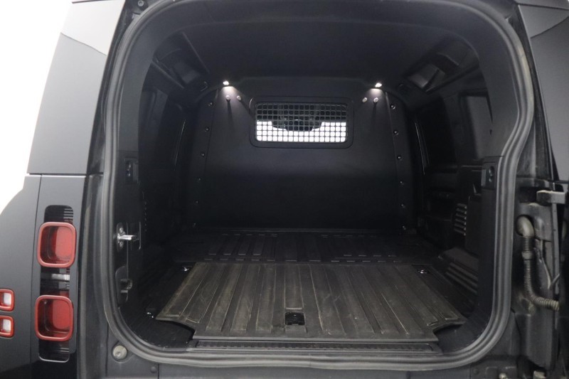 2024 (74) LAND ROVER COMMERCIAL DEFENDER 3.0 D250 Hard Top X-Dynamic SE Auto 5779852