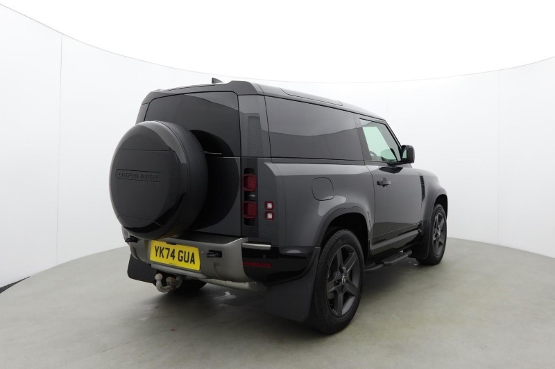 2024 (74) LAND ROVER COMMERCIAL DEFENDER 3.0 D250 Hard Top X-Dynamic SE Auto 5779715