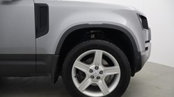 2023 (23) LAND ROVER COMMERCIAL DEFENDER 3.0 D250 Hard Top SE Auto 5795139