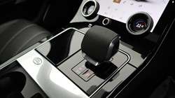 2021 (21) LAND ROVER RANGE ROVER VELAR 3.0 D300 MHEV R-Dynamic SE 5dr Auto 5728125