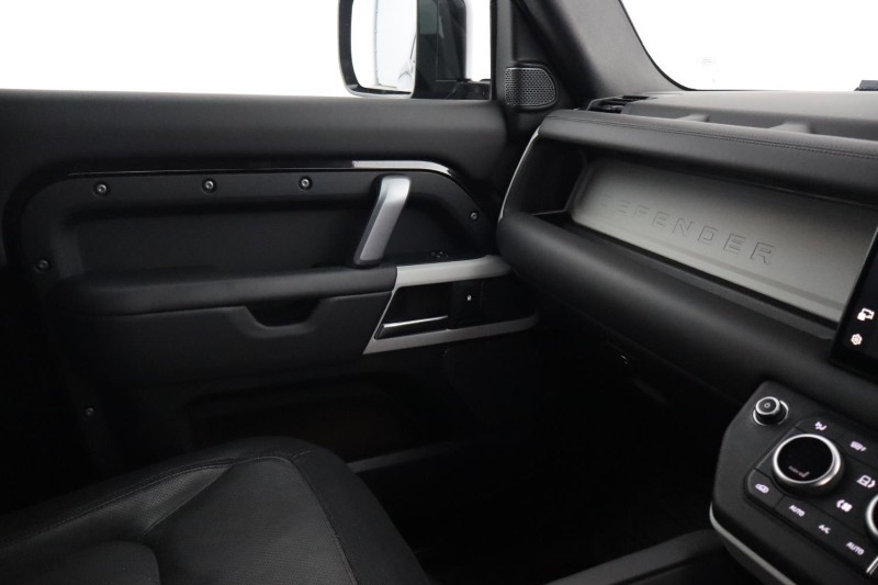 2023 (23) LAND ROVER COMMERCIAL DEFENDER 3.0 D300 Hard Top X-Dynamic HSE Auto 5781022