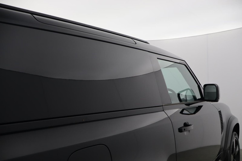 2023 (23) LAND ROVER COMMERCIAL DEFENDER 3.0 D300 Hard Top X-Dynamic HSE Auto 5780989
