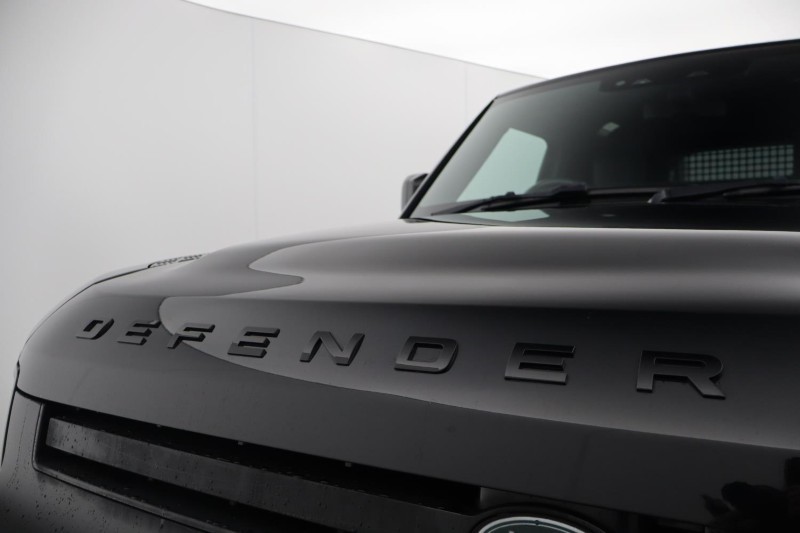 2023 (23) LAND ROVER COMMERCIAL DEFENDER 3.0 D300 Hard Top X-Dynamic HSE Auto 5781001